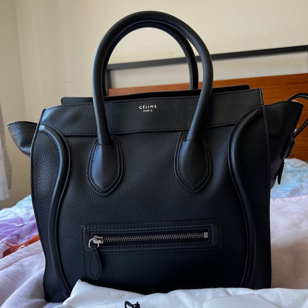 MINI LUGGAGE HANDBAG IN DRUMMED CALFSKIN
BLACK